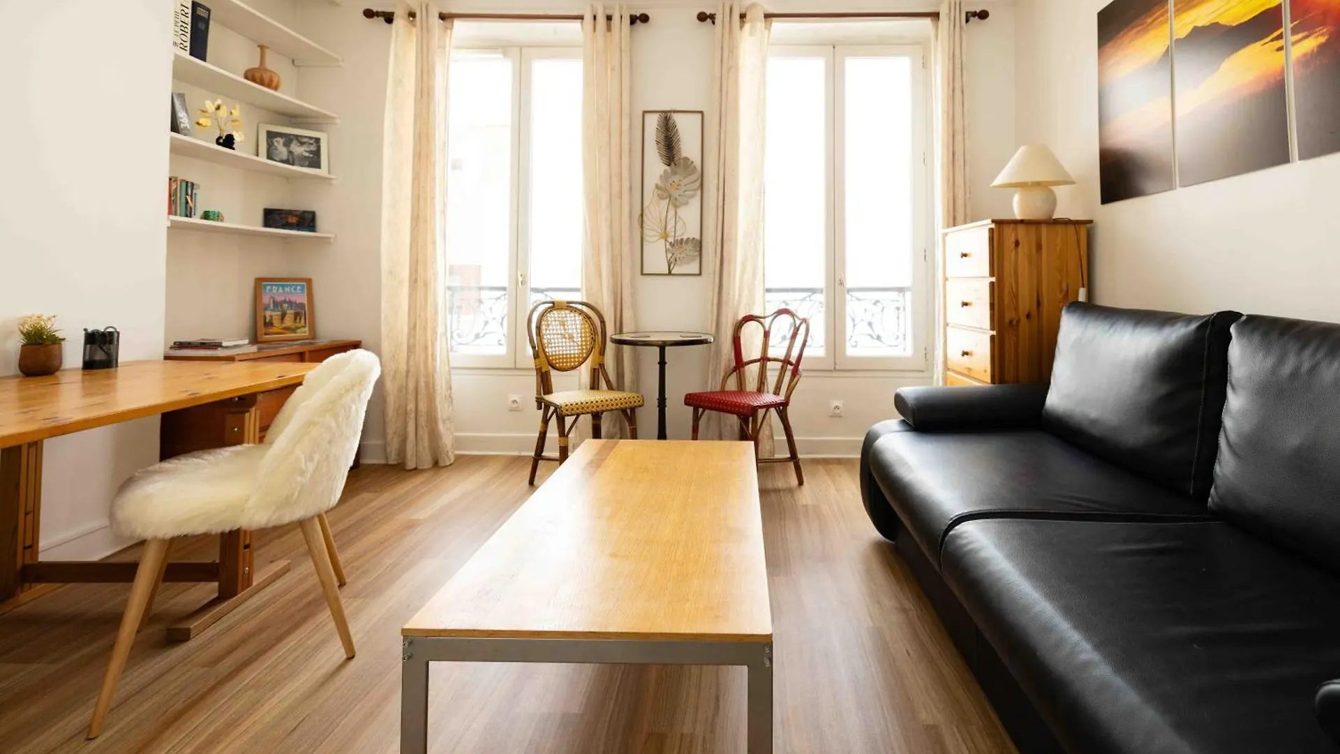 Homestay Well Located In *